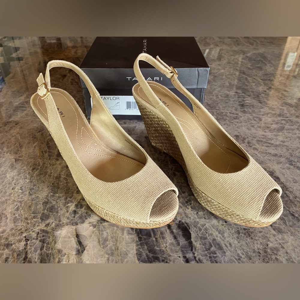 Tahari Tan Natural Wedge Woven Fabric Women’s Sandals Size 8 1/2